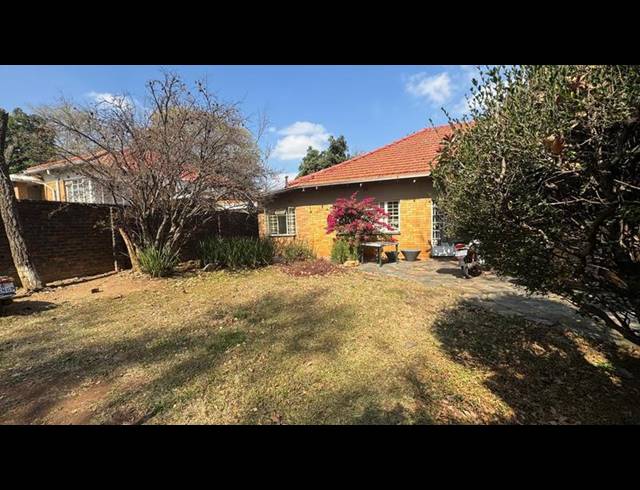 6 BEDROOM HOUSE FOR SALE IN HIGHLANDS NORTH